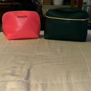 benefit Neon Pink & Elizabeth Arden Dark Green Cosmetic Bag Duo